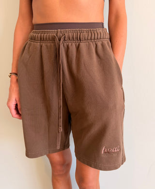 The 90's Short in Brown